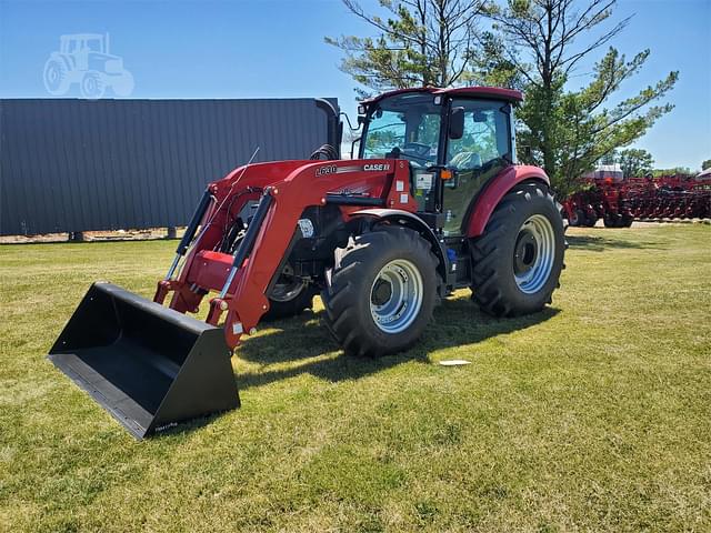 Image of Case IH Farmall 110C equipment image 3