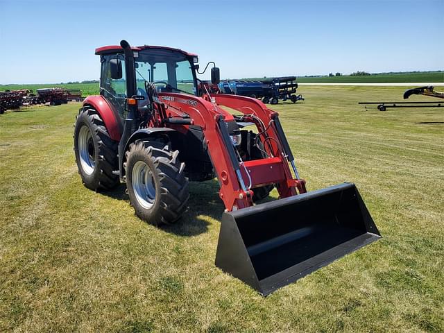 Image of Case IH Farmall 110C equipment image 1