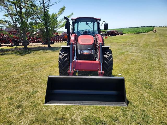 Image of Case IH Farmall 110C equipment image 2