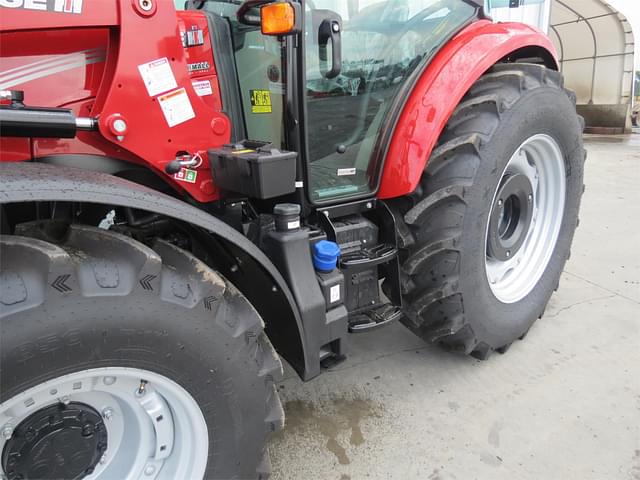 Image of Case IH Farmall 110C equipment image 1