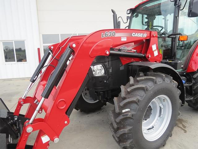 Image of Case IH Farmall 110C equipment image 3