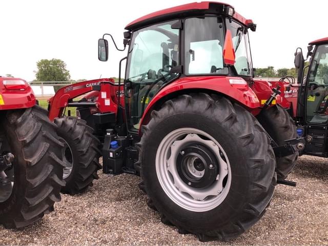 Image of Case IH Farmall 120C equipment image 2