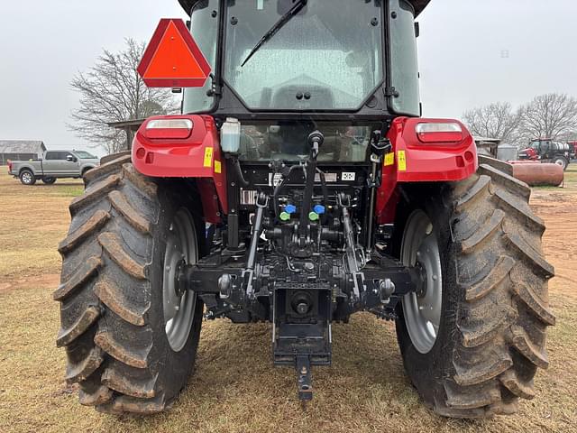 Image of Case IH Farmall 120C equipment image 4