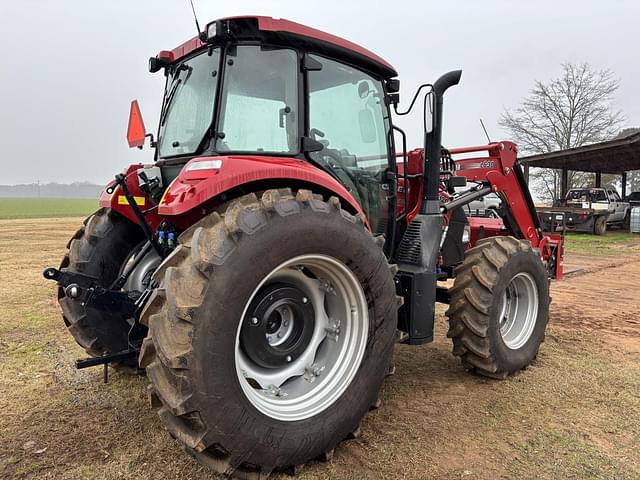 Image of Case IH Farmall 120C equipment image 2