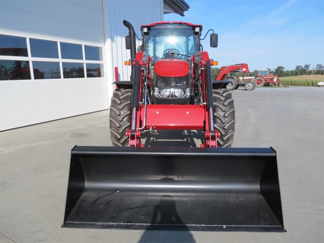 Image of Case IH Farmall 120C equipment image 4