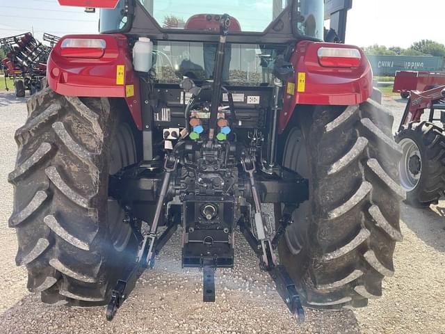 Image of Case IH Farmall 120C equipment image 2