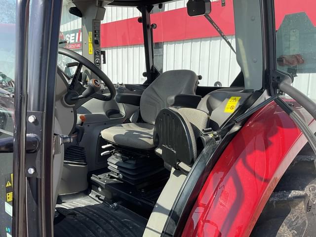 Image of Case IH Farmall 120C equipment image 4
