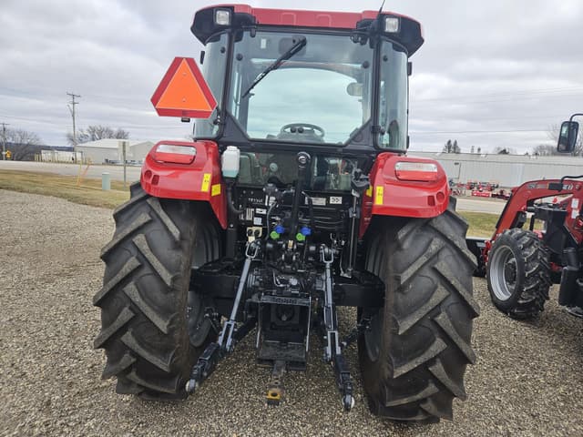 Image of Case IH Farmall 120C equipment image 4