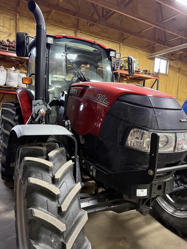 Image of Case IH Farmall 130A equipment image 3
