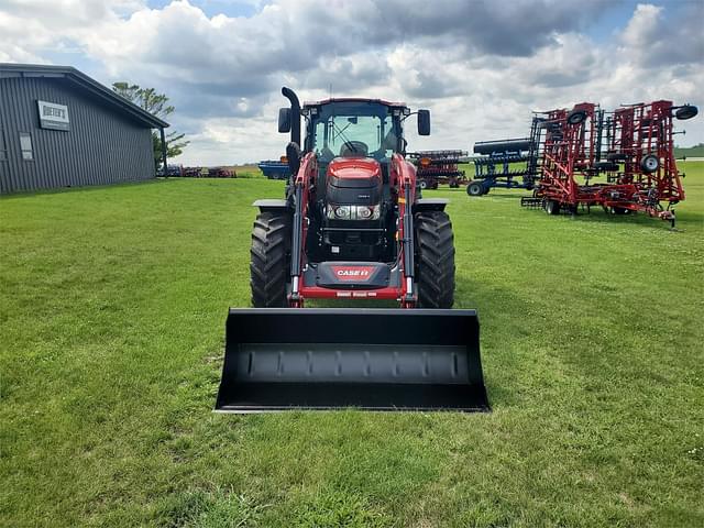 Image of Case IH Farmall 140A equipment image 2