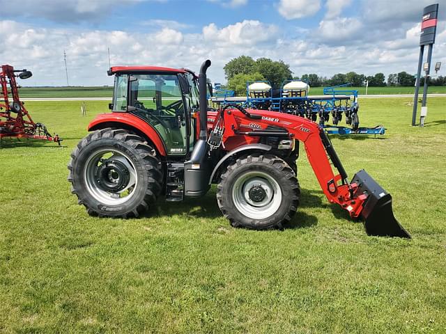 Image of Case IH Farmall 140A equipment image 4