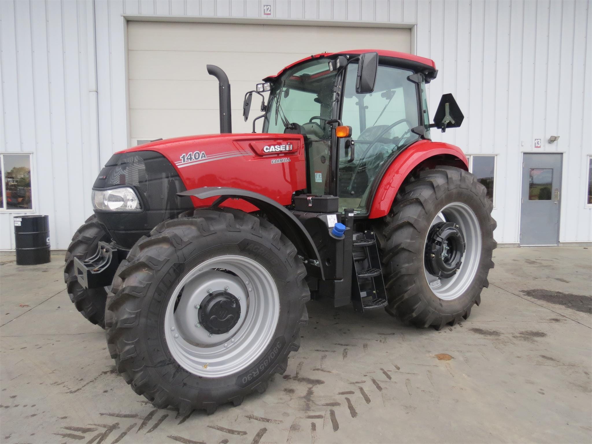 Main image Case IH Farmall 140A