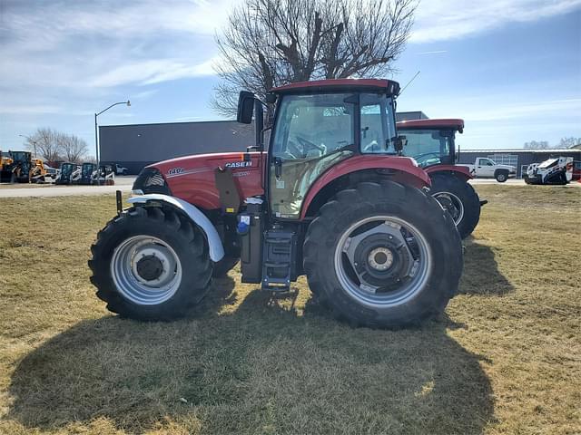 Image of Case IH Farmall 140A equipment image 4