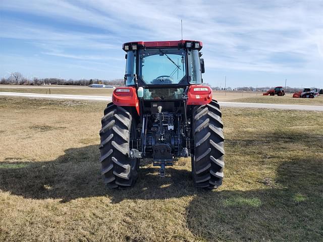 Image of Case IH Farmall 140A equipment image 2