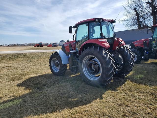 Image of Case IH Farmall 140A equipment image 3