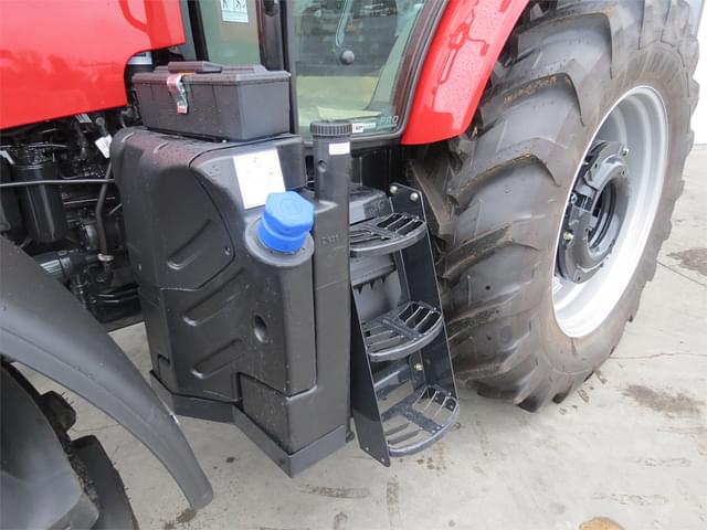 Image of Case IH Farmall 140A equipment image 1