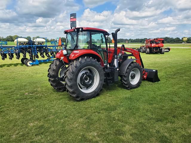 Image of Case IH Farmall 140A equipment image 1