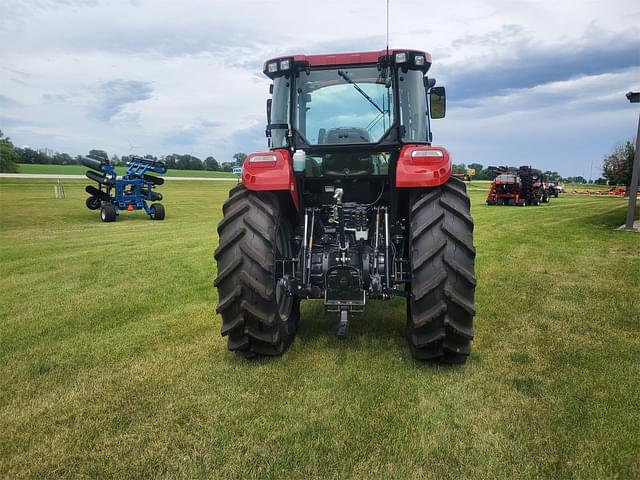 Image of Case IH Farmall 140A equipment image 2