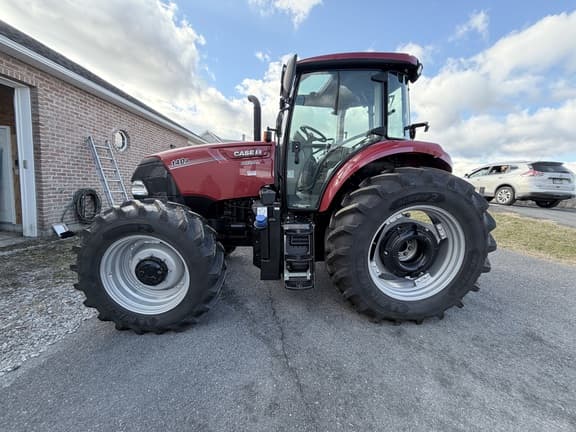 Image of Case IH Farmall 140A equipment image 2
