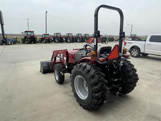 Image of Case IH Farmall 25A equipment image 4