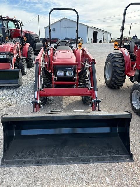 Image of Case IH Farmall 25A equipment image 3