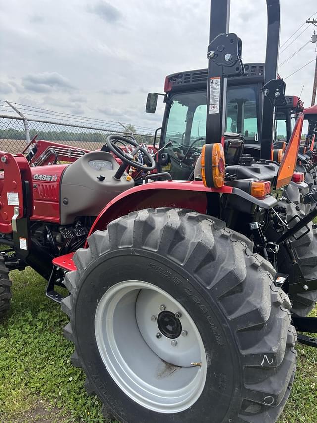 Image of Case IH Farmall 25A equipment image 2