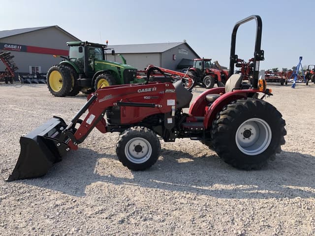 Image of Case IH Farmall 25A equipment image 3
