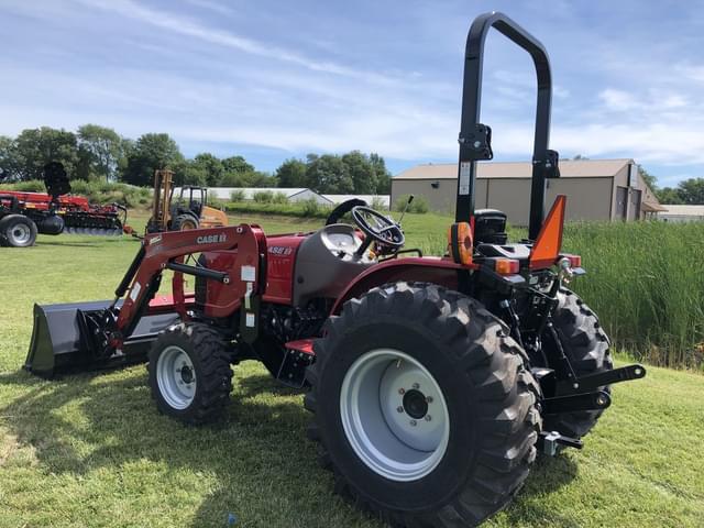 Image of Case IH Farmall 25A equipment image 4