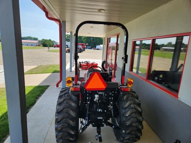 Image of Case IH Farmall 25A equipment image 1