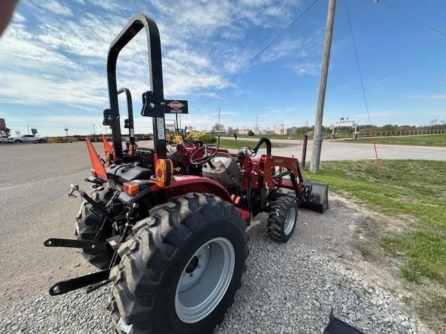 Image of Case IH Farmall 25A equipment image 3