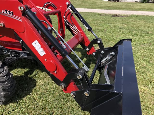 Image of Case IH Farmall 25A equipment image 1