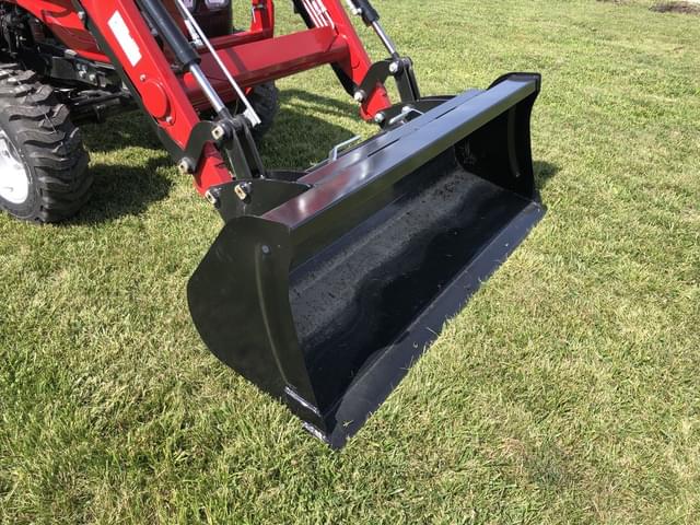 Image of Case IH Farmall 25A equipment image 2
