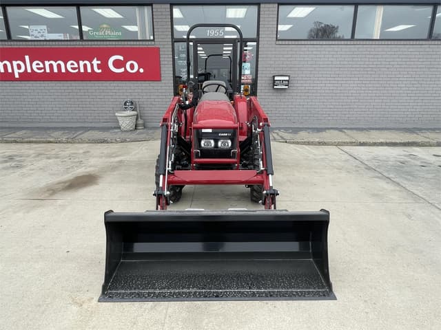 Image of Case IH Farmall 25A equipment image 3