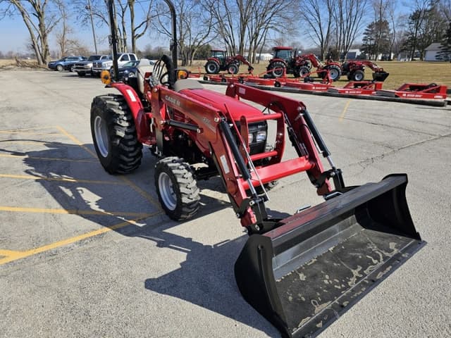 Image of Case IH Farmall 25A equipment image 3