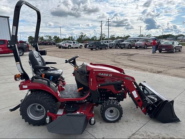 Image of Case IH Farmall 25SC equipment image 3