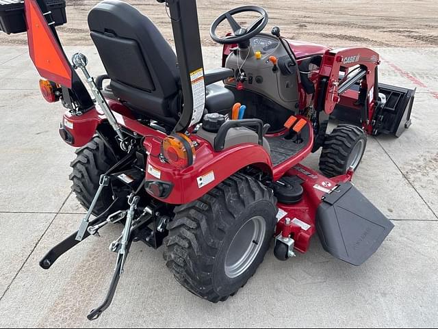 Image of Case IH Farmall 25SC equipment image 4