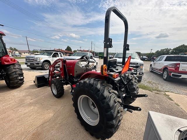 Image of Case IH Farmall 35A equipment image 4