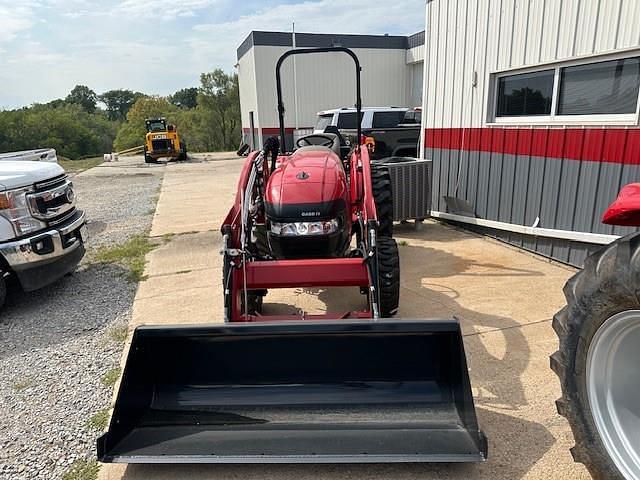 Image of Case IH Farmall 35A equipment image 2