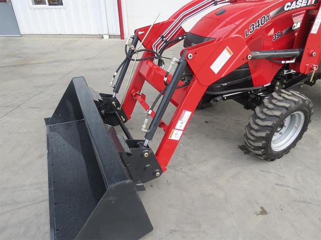 Image of Case IH Farmall 35A equipment image 3