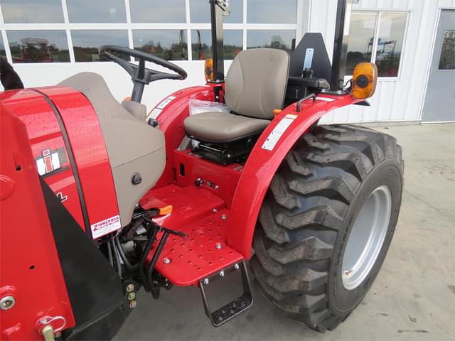 Image of Case IH Farmall 35A equipment image 1