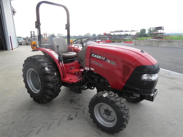 Image of Case IH Farmall 35A equipment image 4