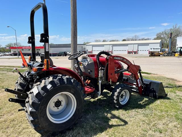 Image of Case IH Farmall 35A equipment image 1