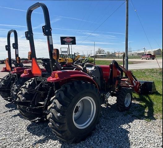 Image of Case IH Farmall 35C equipment image 4