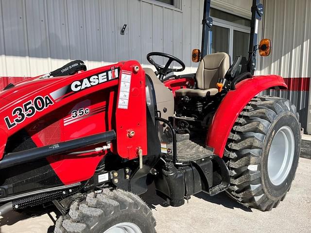 Image of Case IH Farmall 35C equipment image 4