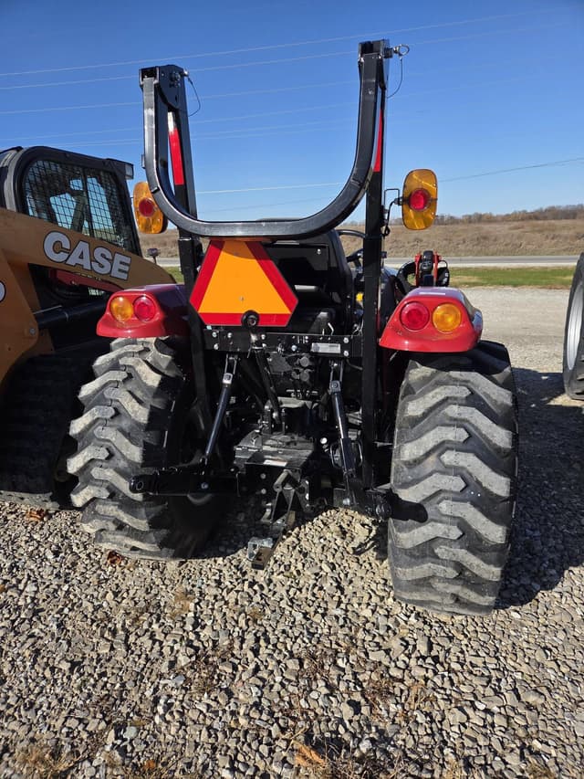 Image of Case IH Farmall 35C equipment image 2