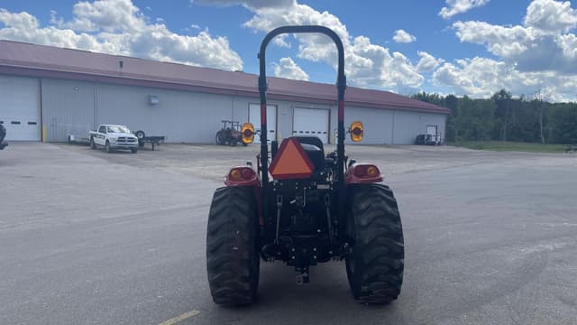 Image of Case IH Farmall 35C equipment image 3