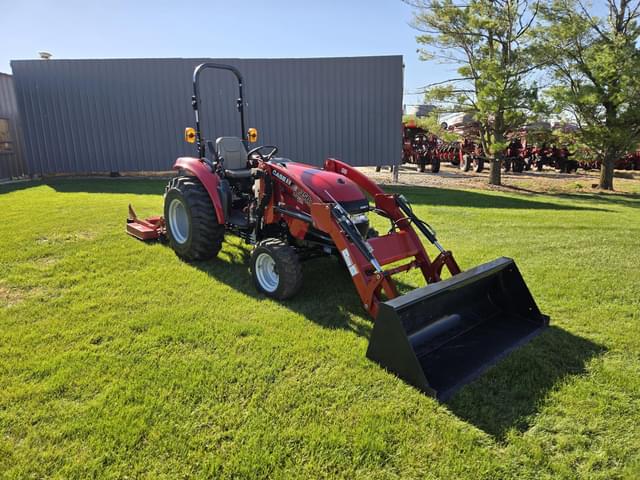Image of Case IH Farmall 35C equipment image 3