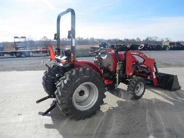 Image of Case IH Farmall 40A equipment image 4