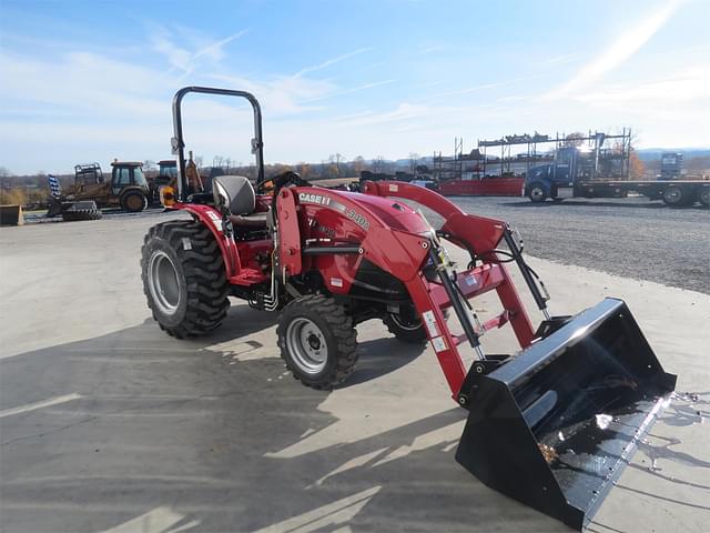 Image of Case IH Farmall 40A equipment image 2