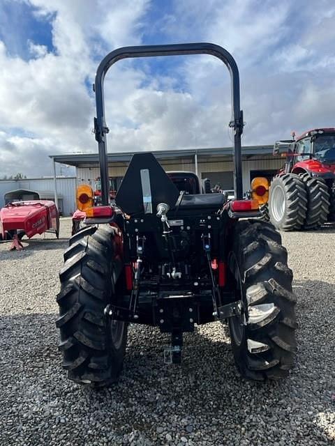 Image of Case IH Farmall 40A equipment image 3